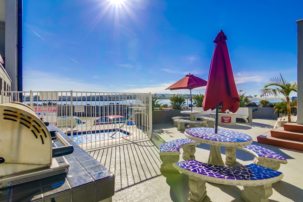 Virtual tour photo 5 of 30 for 2613 Mission Blvd #3