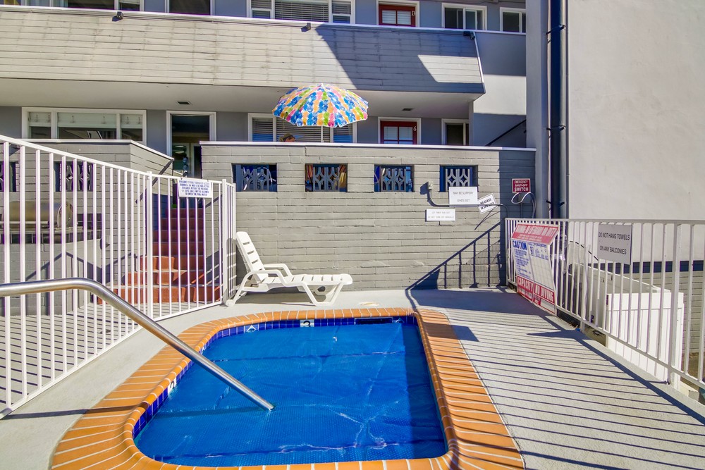 Virtual tour photo 6 of 30 for 2613 Mission Blvd #3