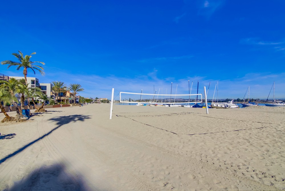 Virtual tour photo 8 of 30 for 2613 Mission Blvd #3