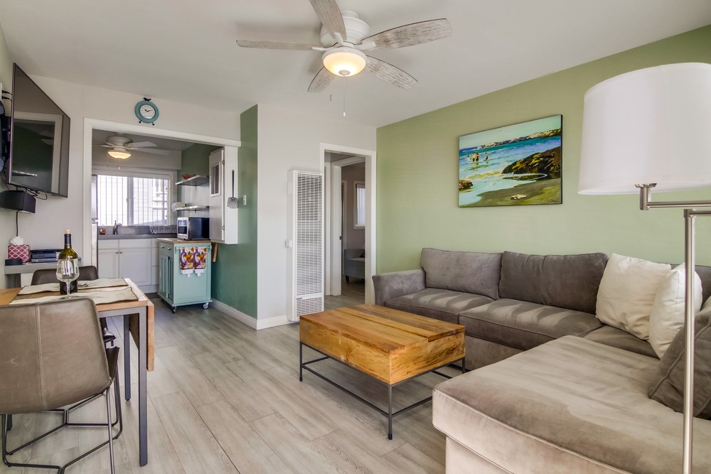 Virtual tour photo 10 of 30 for 2613 Mission Blvd #3