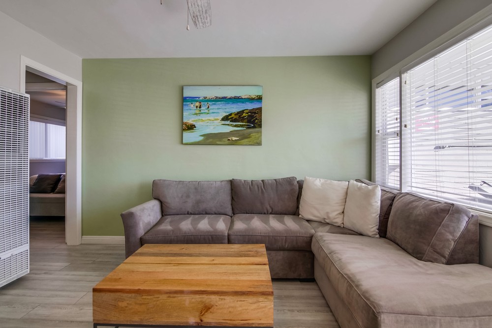 Virtual tour photo 11 of 30 for 2613 Mission Blvd #3