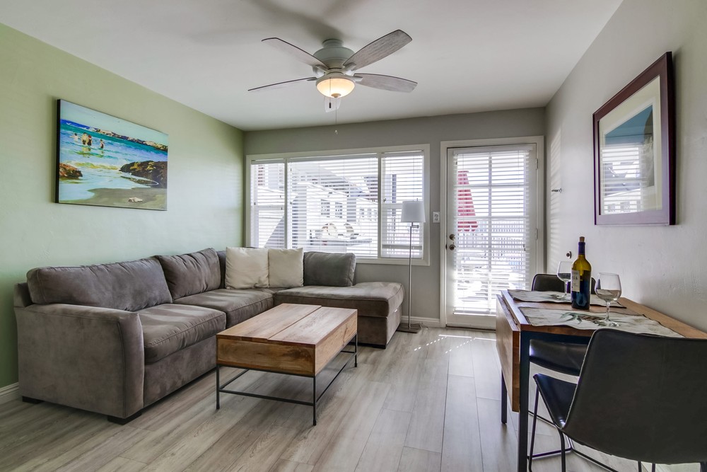 Virtual tour photo 12 of 30 for 2613 Mission Blvd #3