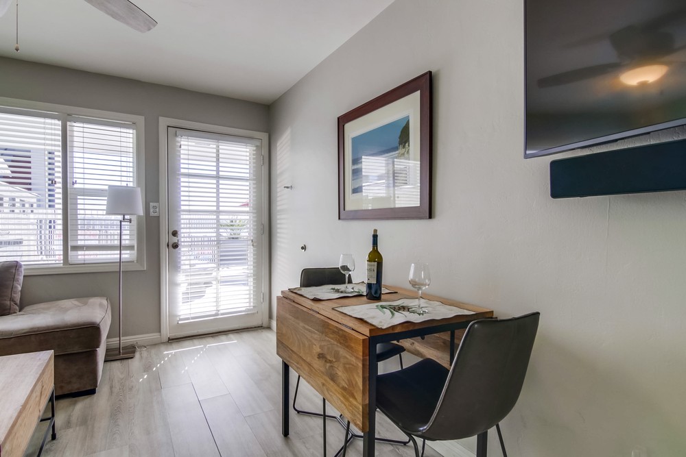 Virtual tour photo 15 of 30 for 2613 Mission Blvd #3