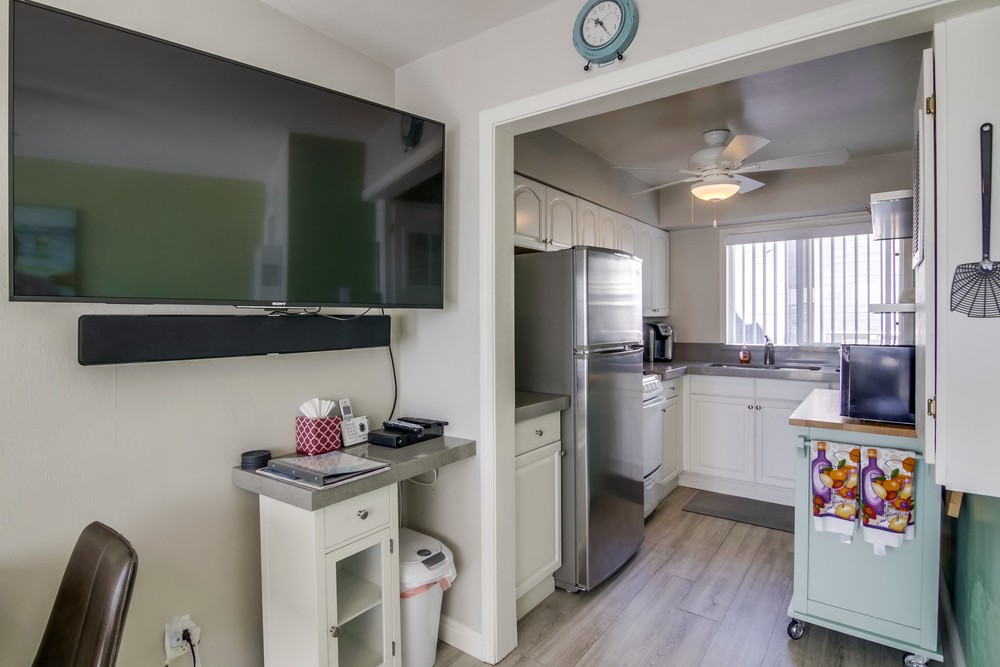 Virtual tour photo 16 of 30 for 2613 Mission Blvd #3
