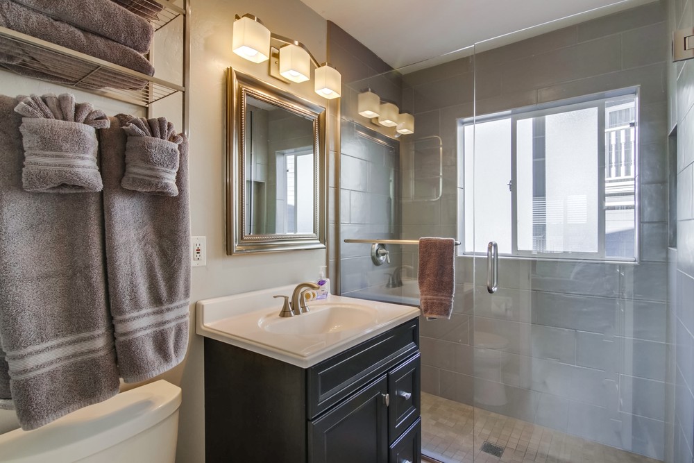 Virtual tour photo 26 of 30 for 2613 Mission Blvd #3