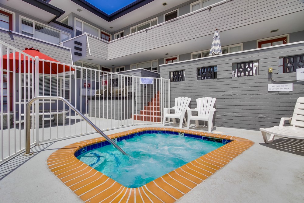 Virtual tour photo 19 of 51 for 2613 Mission Blvd #4