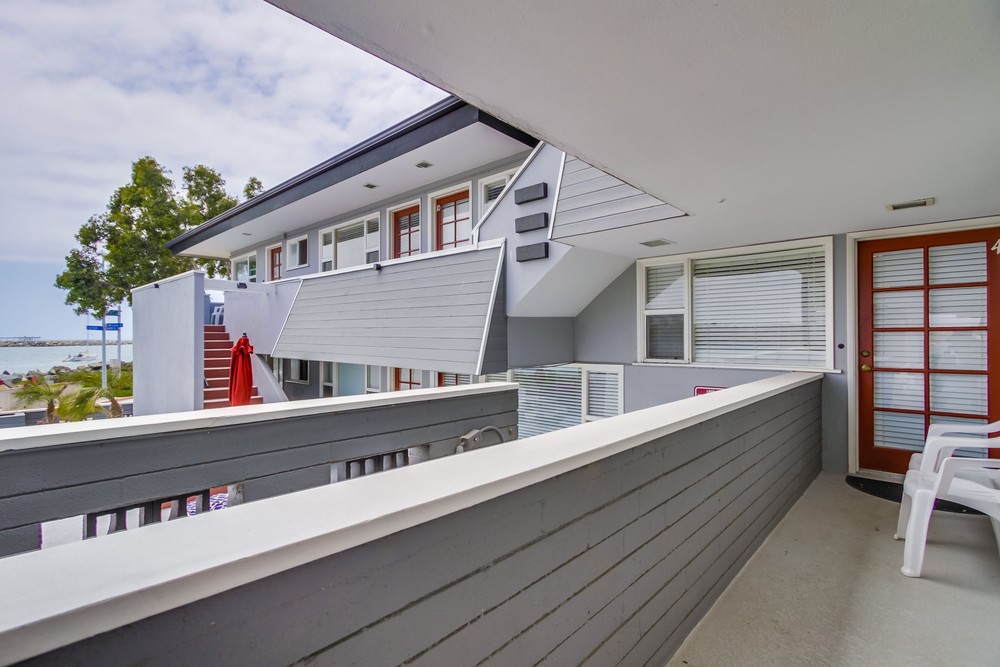 Virtual tour photo 27 of 51 for 2613 Mission Blvd #4