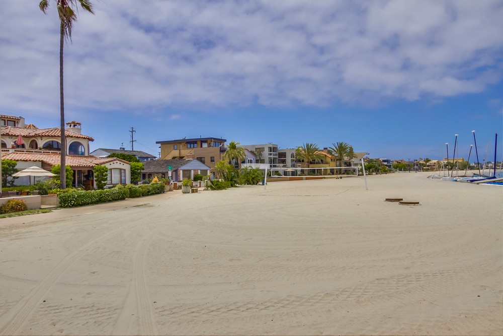 Virtual tour photo 48 of 51 for 2613 Mission Blvd #4