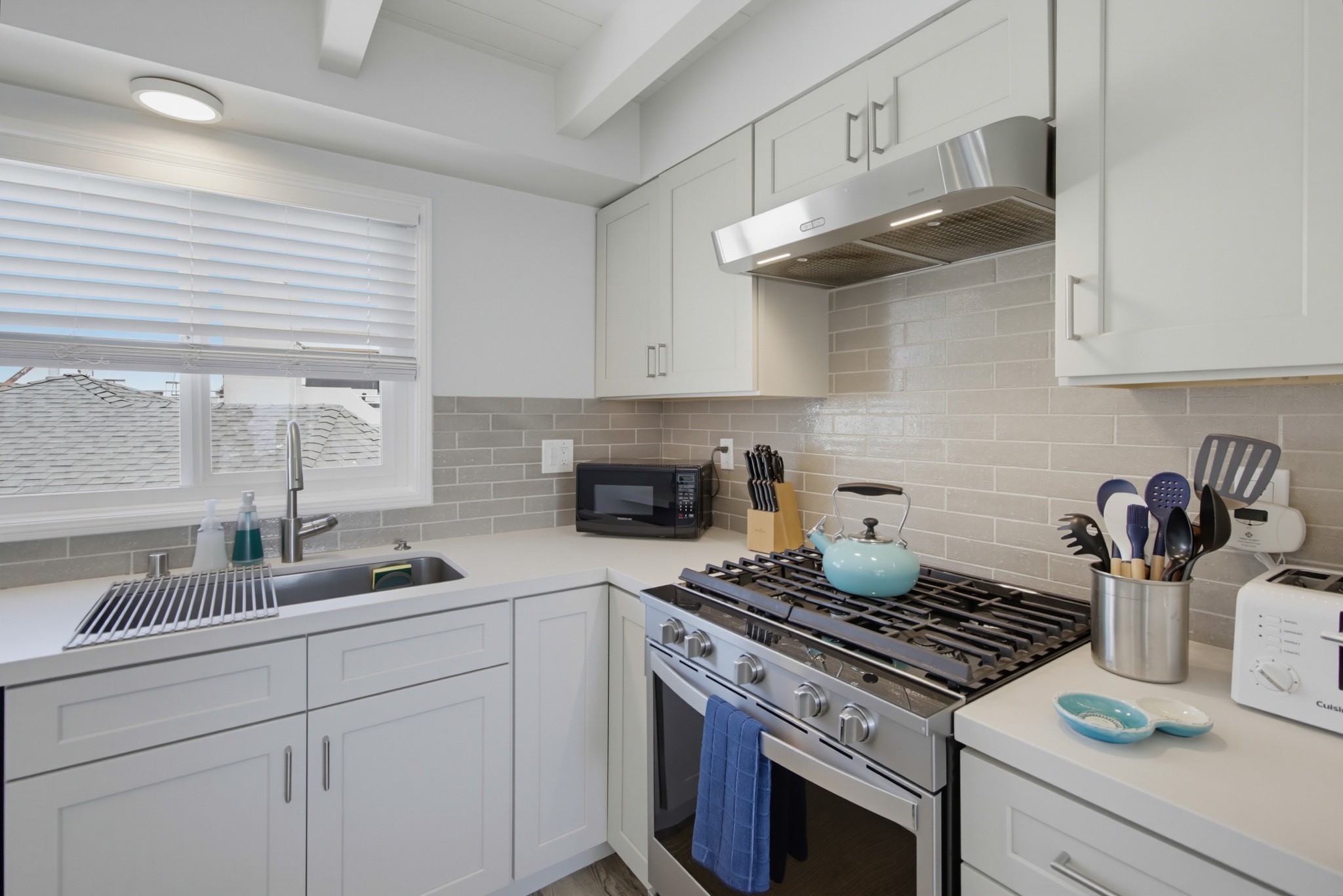 Virtual tour photo 28 of 80 for 2613 Mission Blvd Apt 14