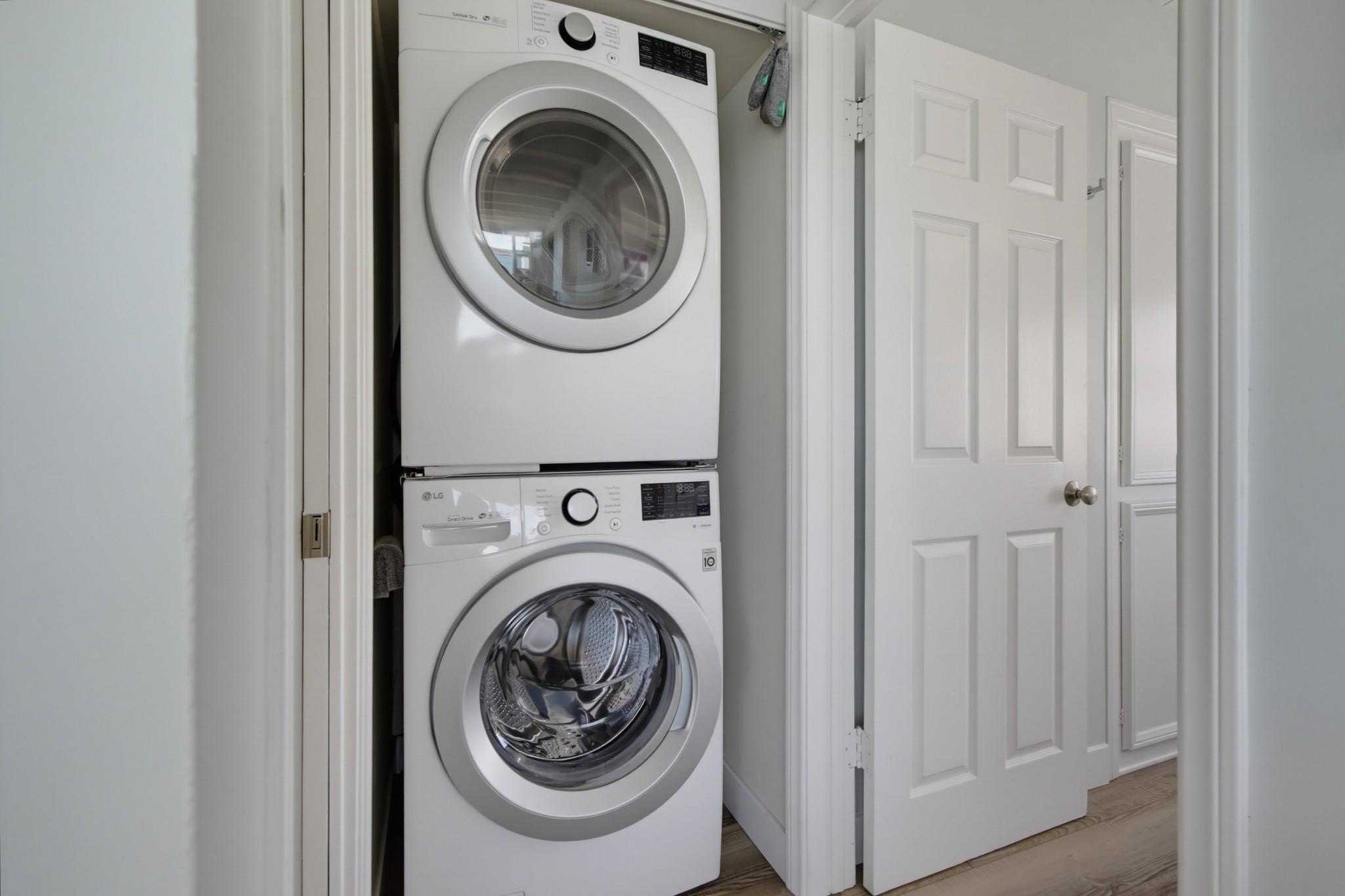 Virtual tour photo 37 of 80 for 2613 Mission Blvd Apt 14
