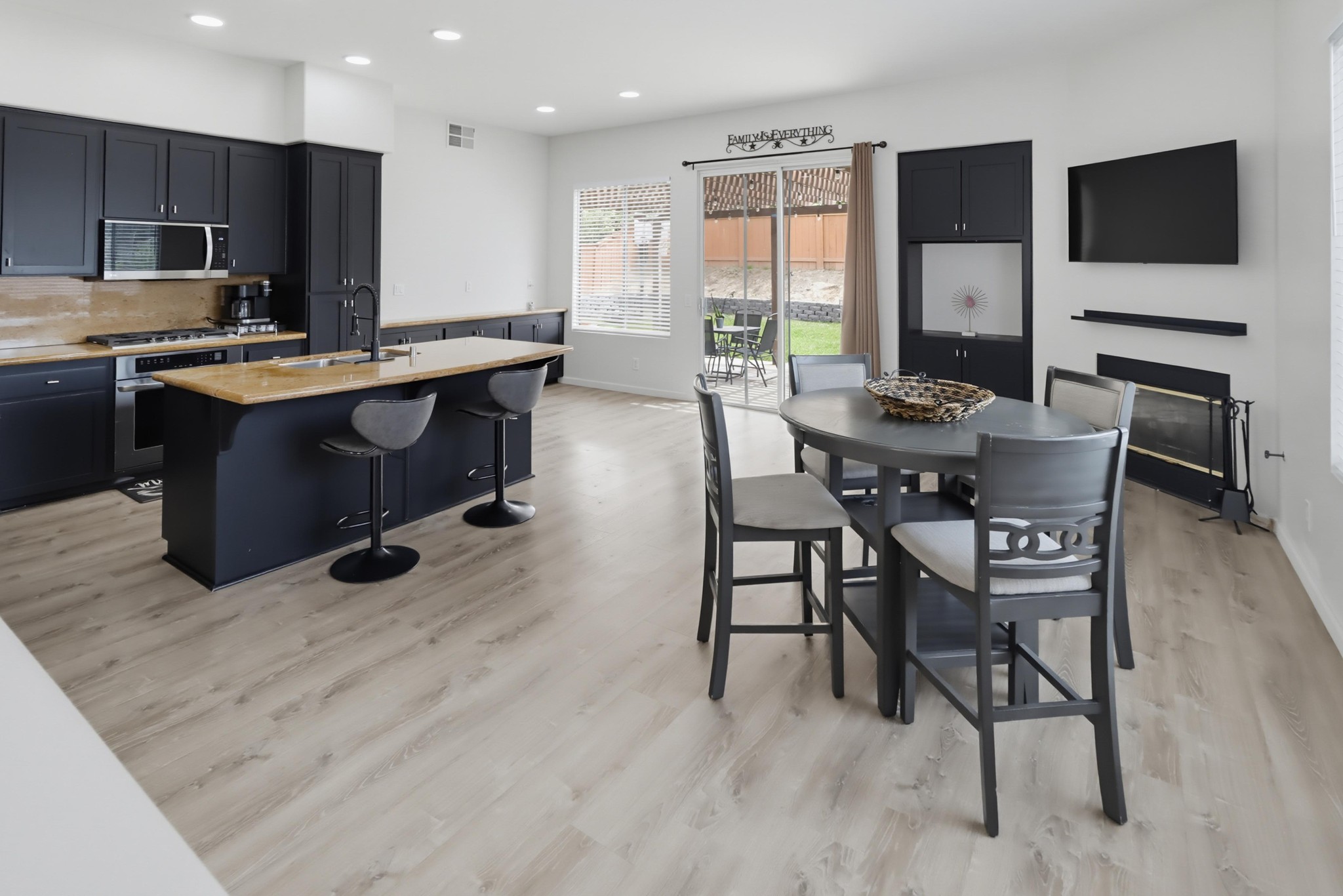 Virtual tour photo 3 of 29 for 2614 Flagstaff Ct
