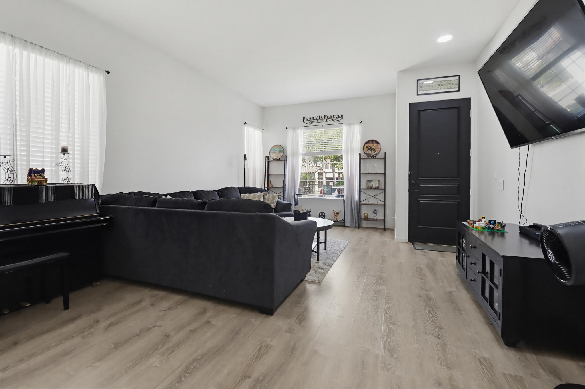 Virtual tour photo 10 of 45 for 2614 Flagstaff Ct