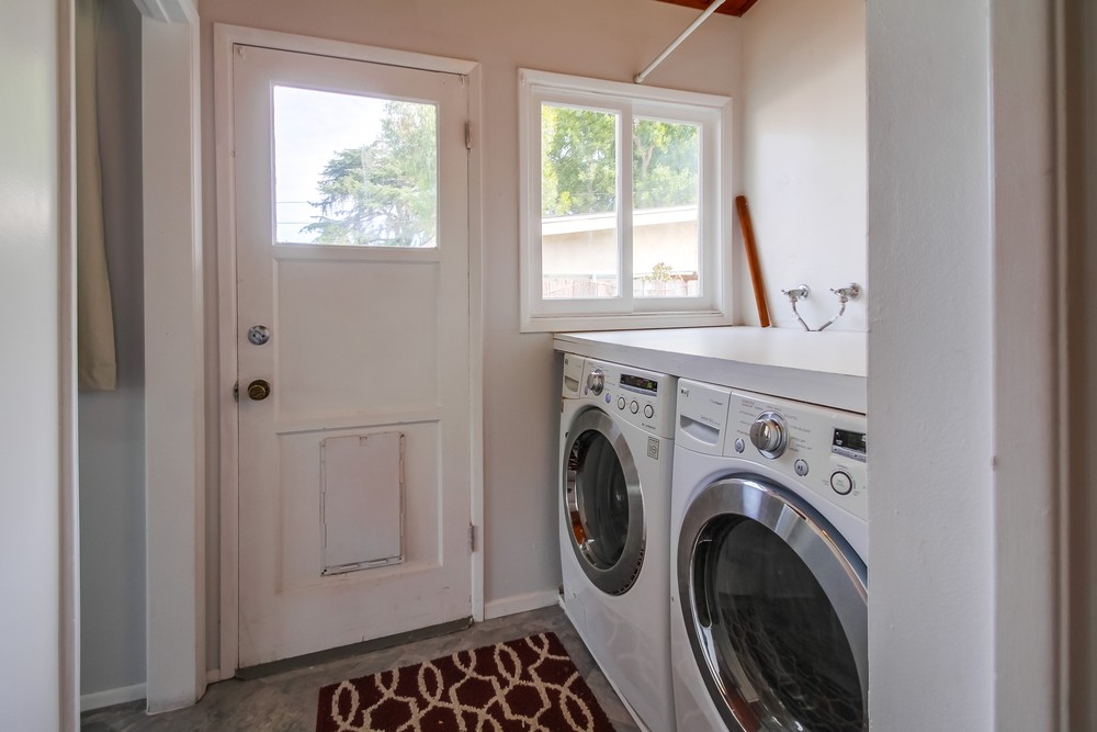 Virtual tour photo 31 of 57 for 2615 Magnolia Ave