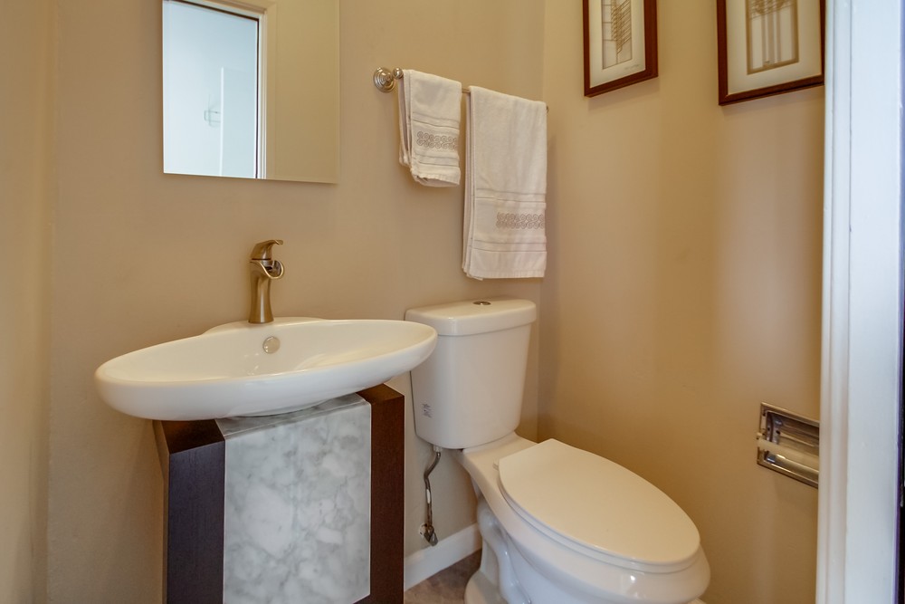 Virtual tour photo 33 of 57 for 2615 Magnolia Ave