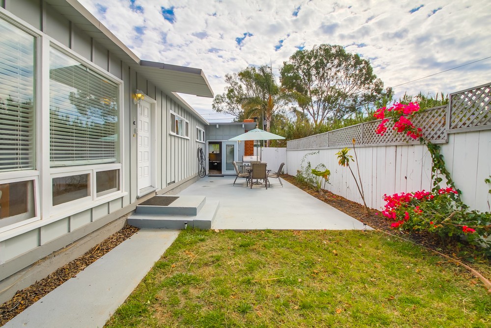 Virtual tour photo 35 of 57 for 2615 Magnolia Ave