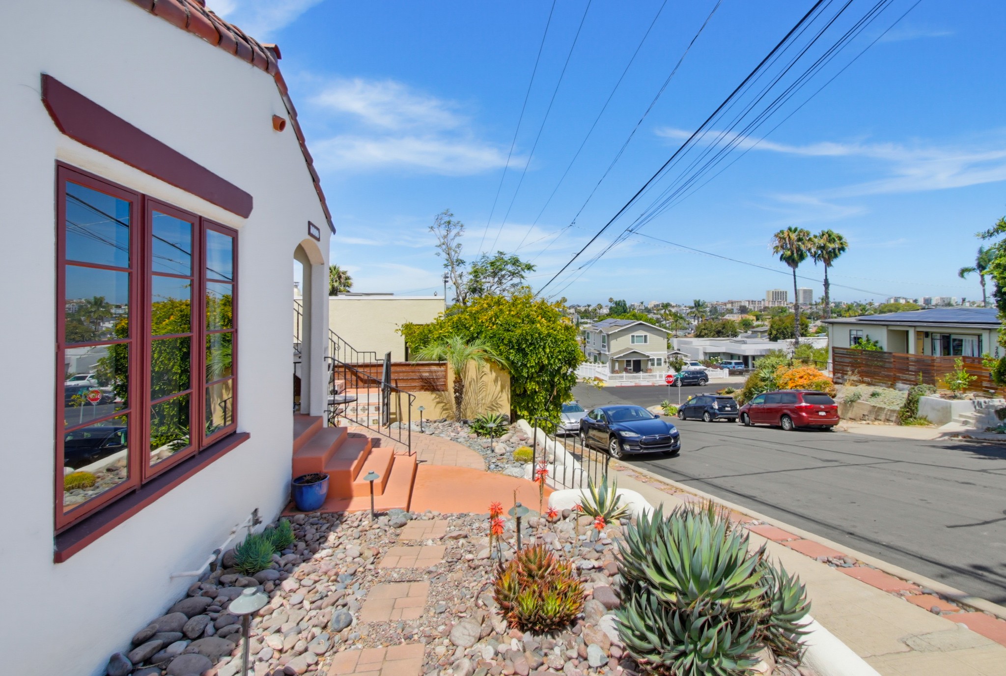 Virtual tour photo 6 of 72 for 2615 Myrtle Ave