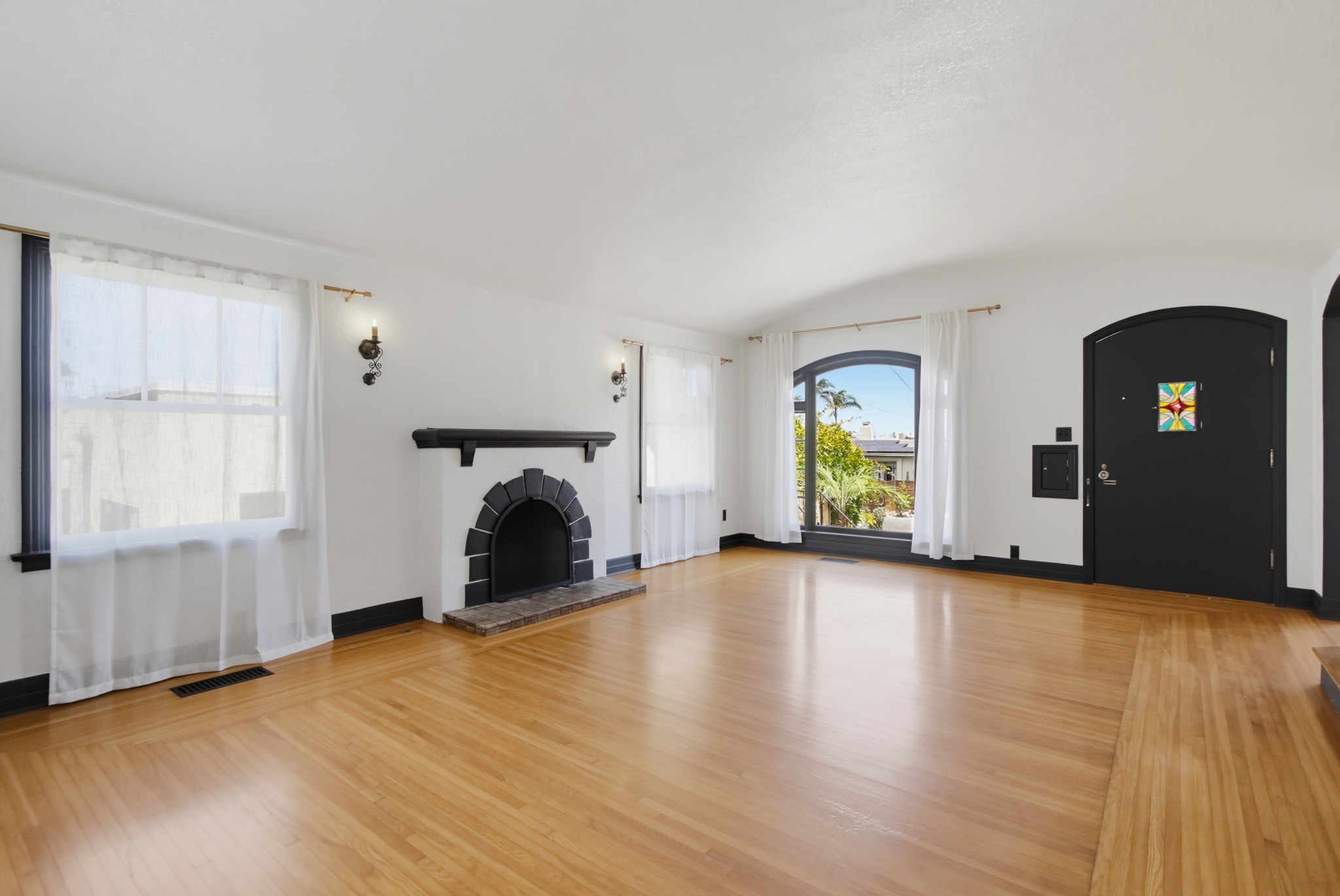 Virtual tour photo 8 of 72 for 2615 Myrtle Ave