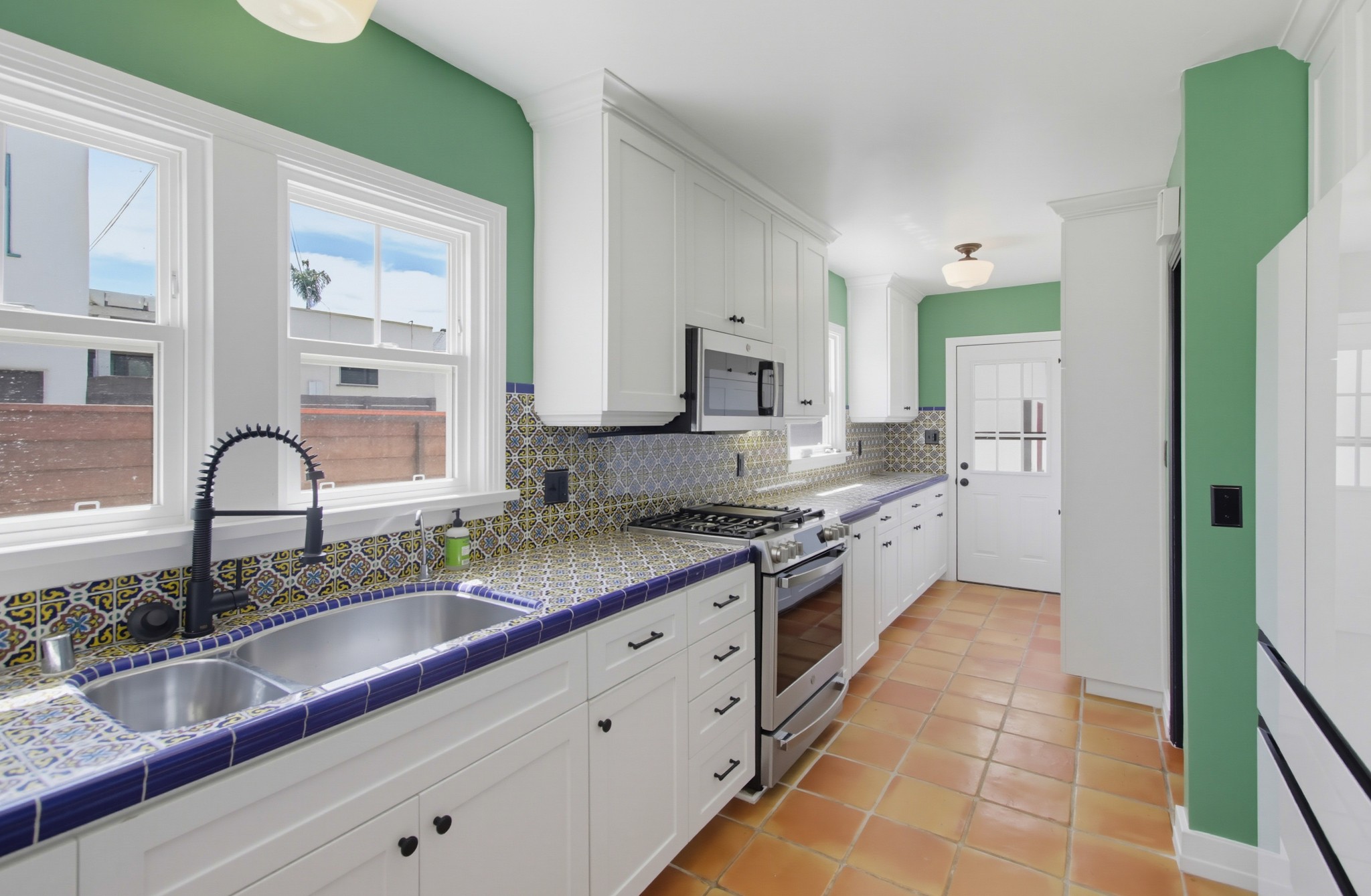 Virtual tour photo 15 of 72 for 2615 Myrtle Ave