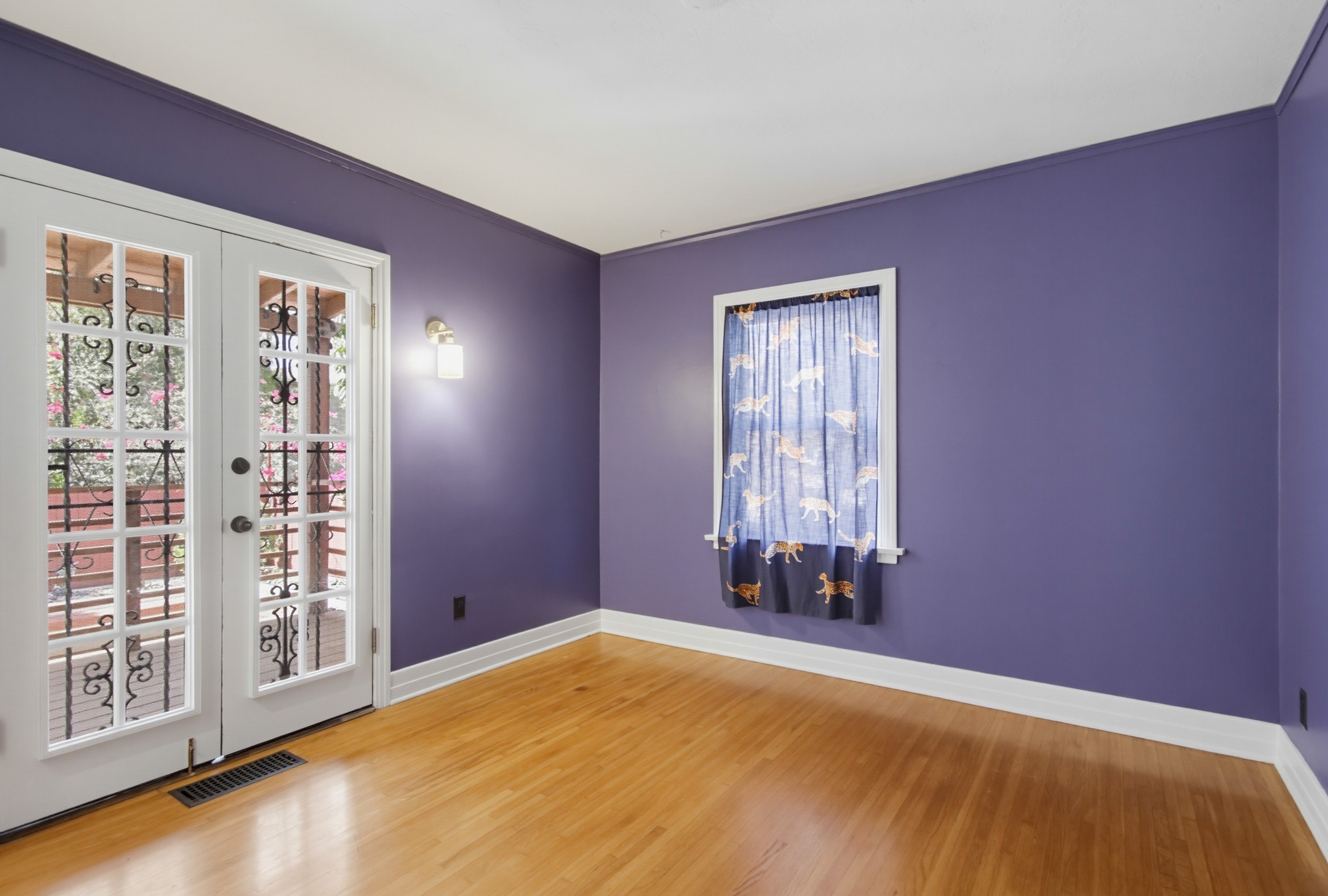 Virtual tour photo 26 of 72 for 2615 Myrtle Ave