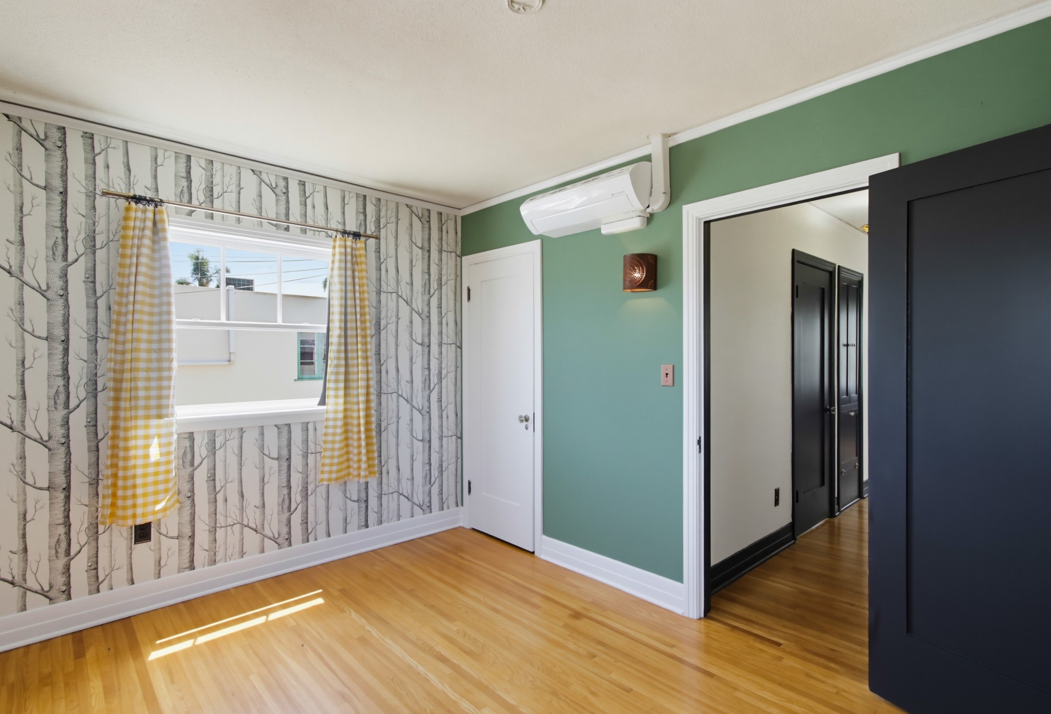 Virtual tour photo 32 of 72 for 2615 Myrtle Ave