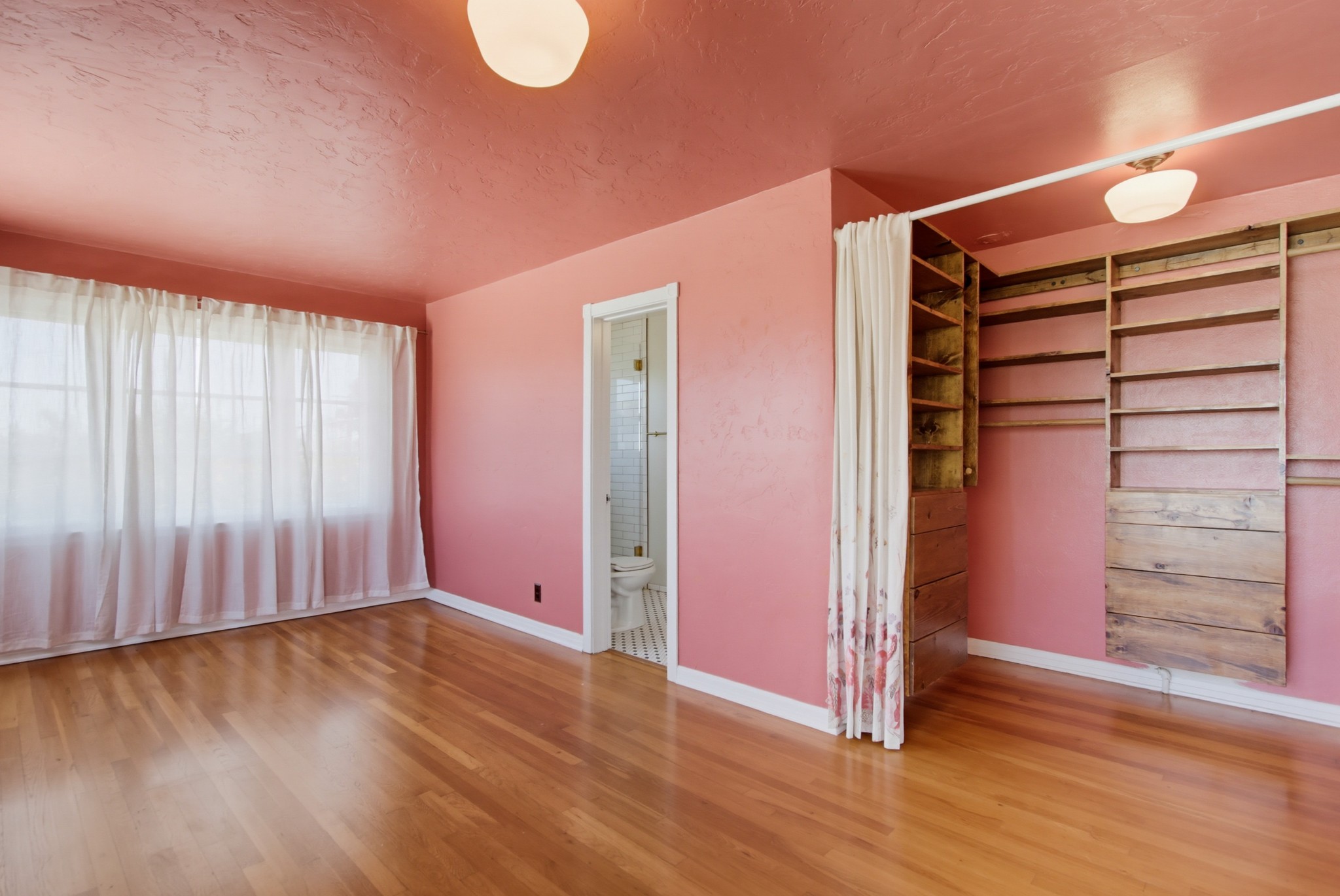 Virtual tour photo 38 of 72 for 2615 Myrtle Ave