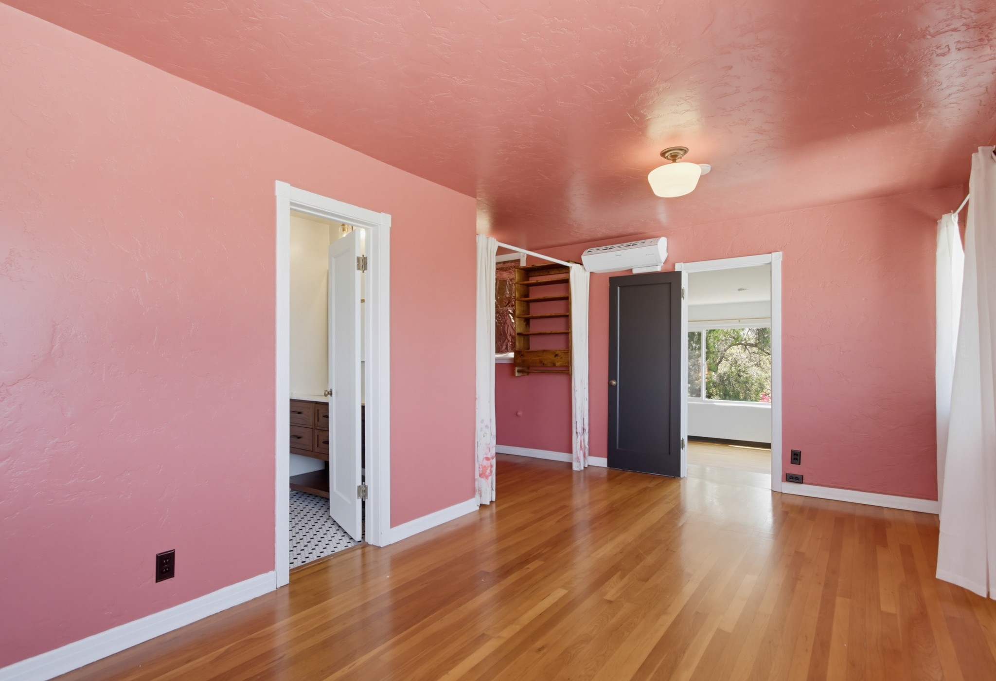 Virtual tour photo 39 of 72 for 2615 Myrtle Ave