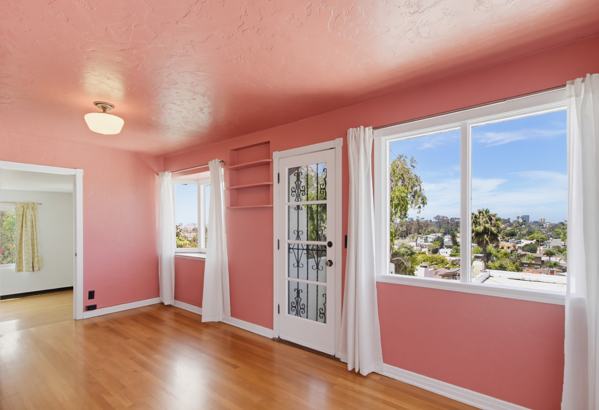 Virtual tour photo 40 of 72 for 2615 Myrtle Ave