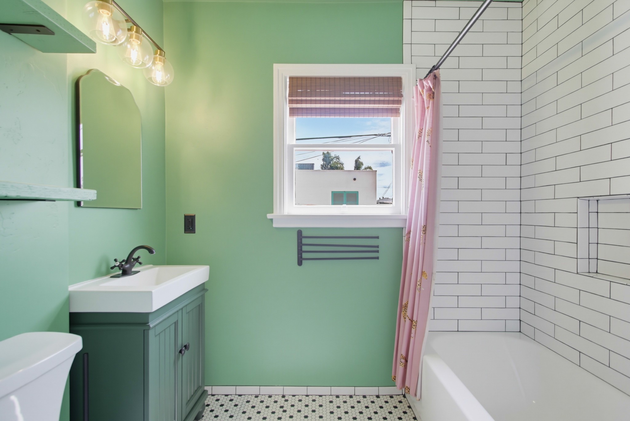 Virtual tour photo 53 of 72 for 2615 Myrtle Ave