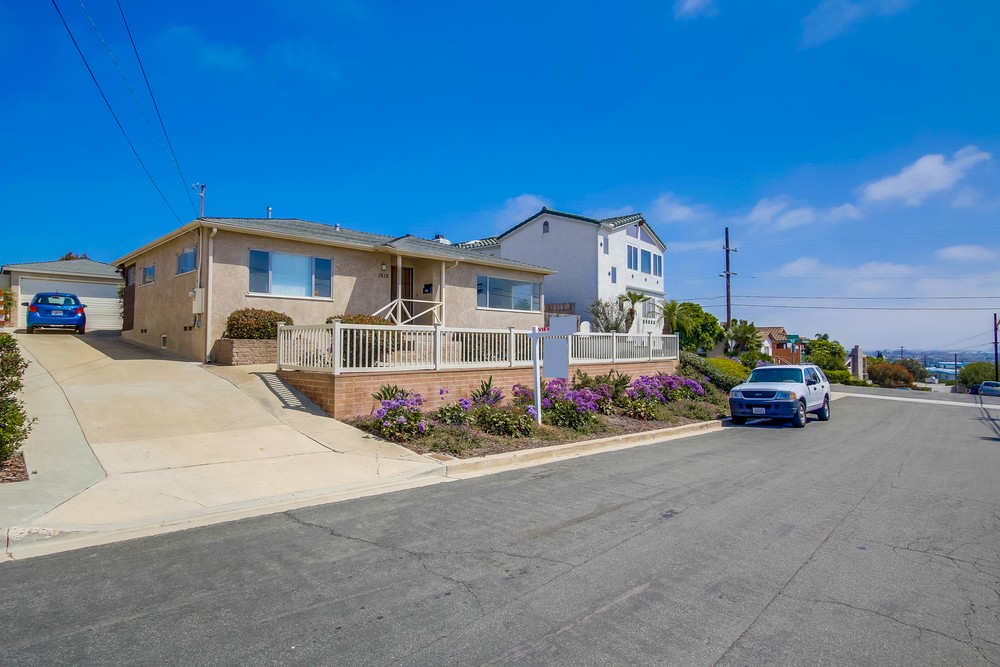 Virtual tour photo 3 of 58 for 2619 Deerpark Dr