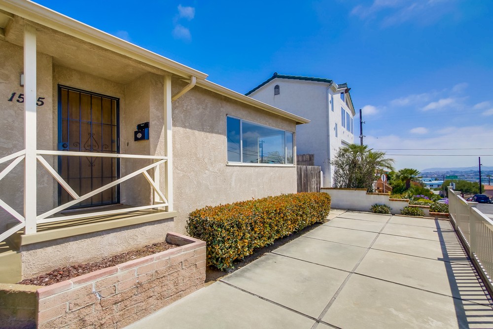 Virtual tour photo 7 of 58 for 2619 Deerpark Dr