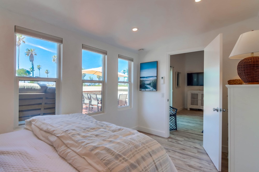Virtual tour photo 27 of 81 for 2626 Ocean Front Walk