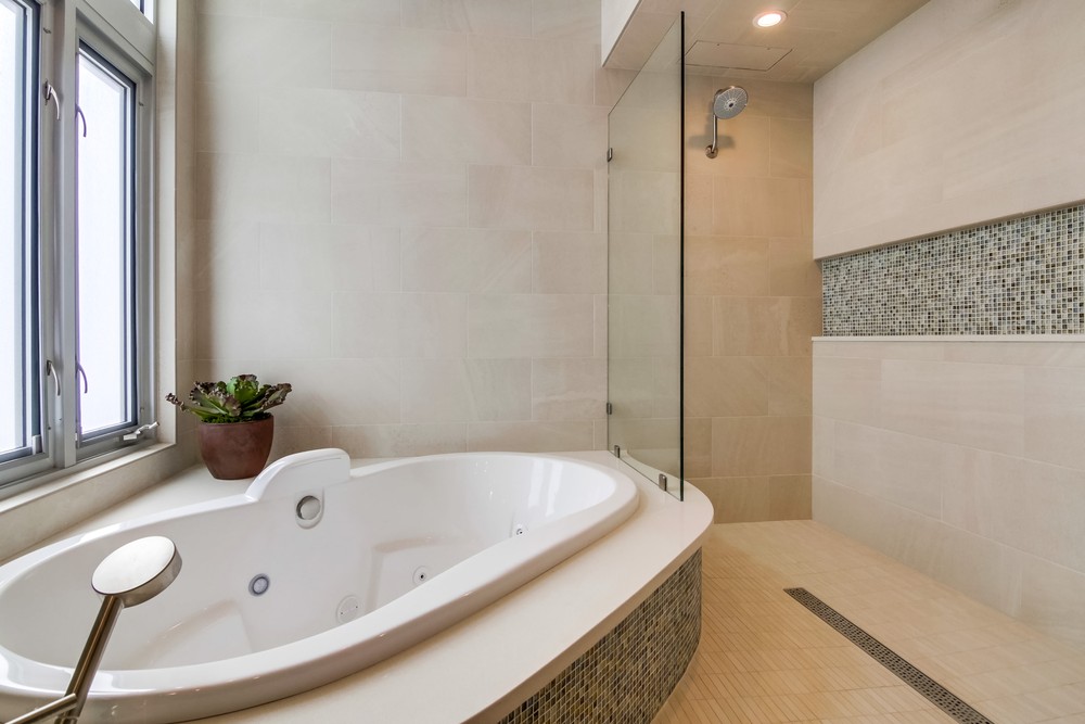 Virtual tour photo 66 of 92 for 2626 Sixth Ave #200