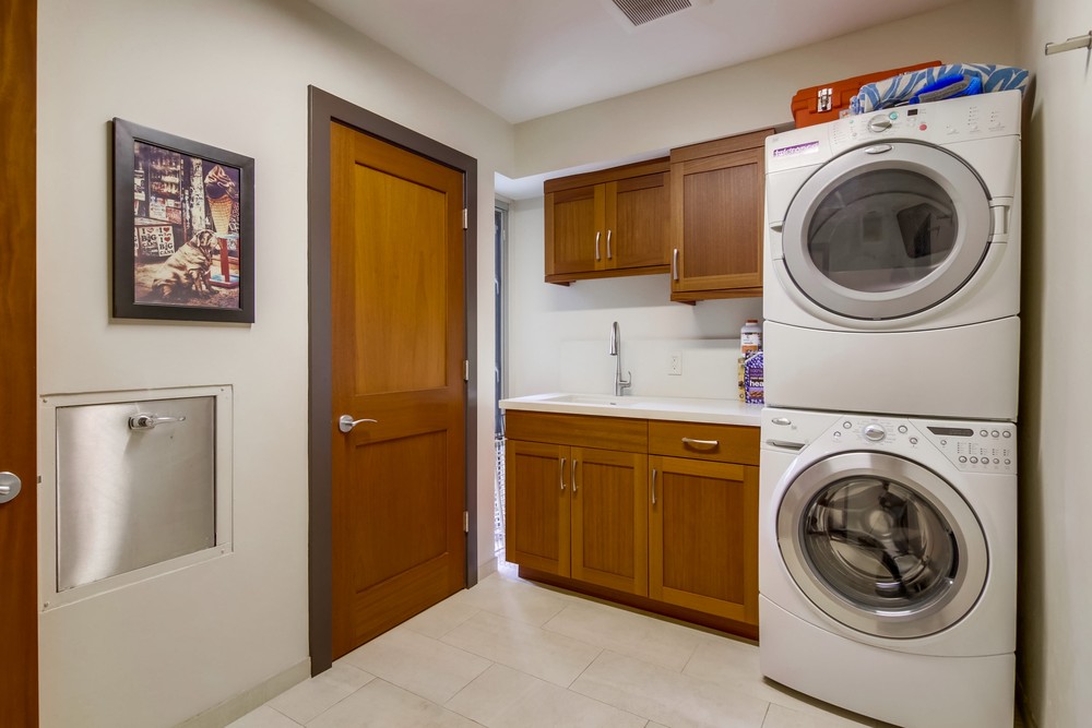 Virtual tour photo 83 of 92 for 2626 Sixth Ave #200