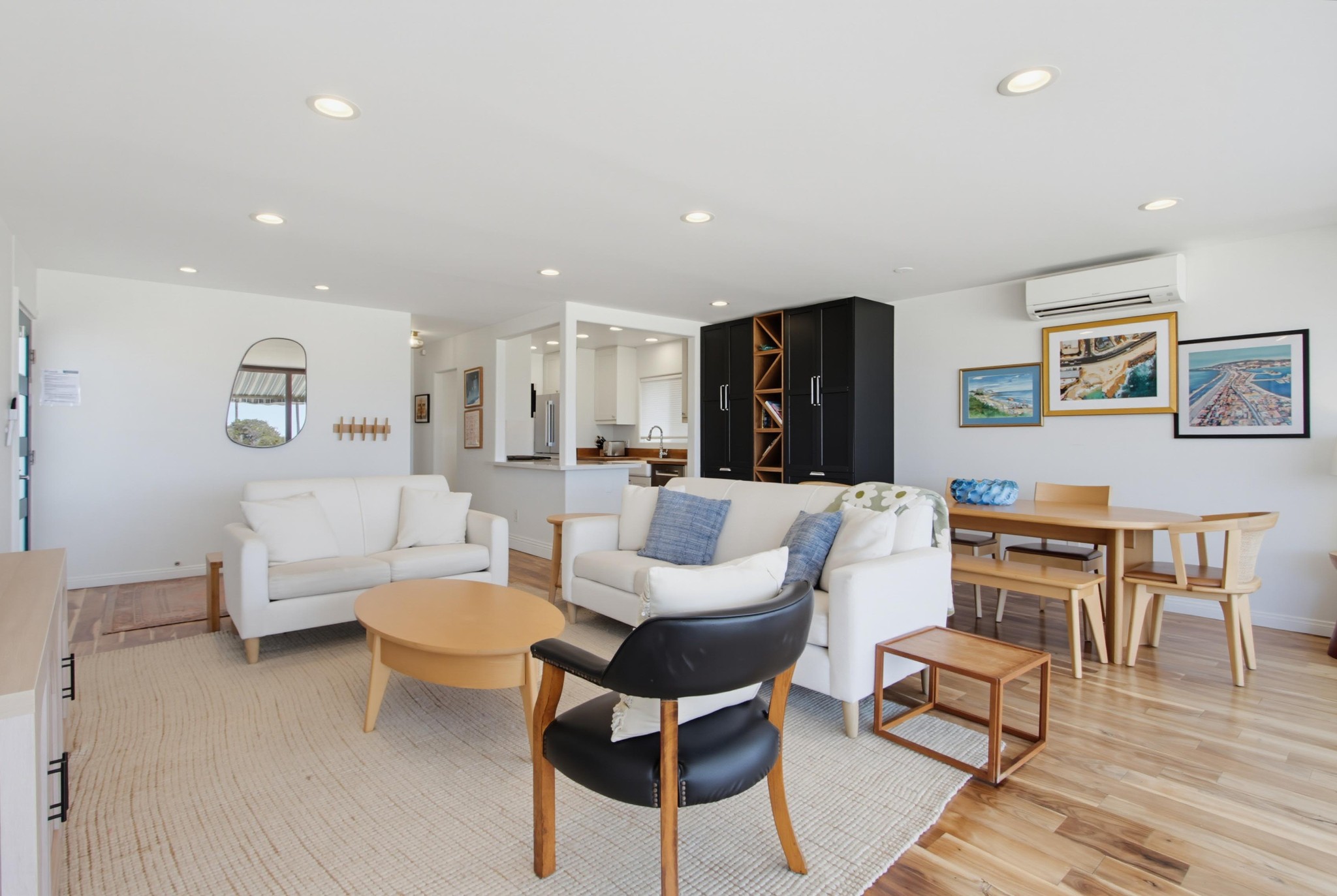 Virtual tour photo 11 of 64 for 2629 Ocean Front Walk