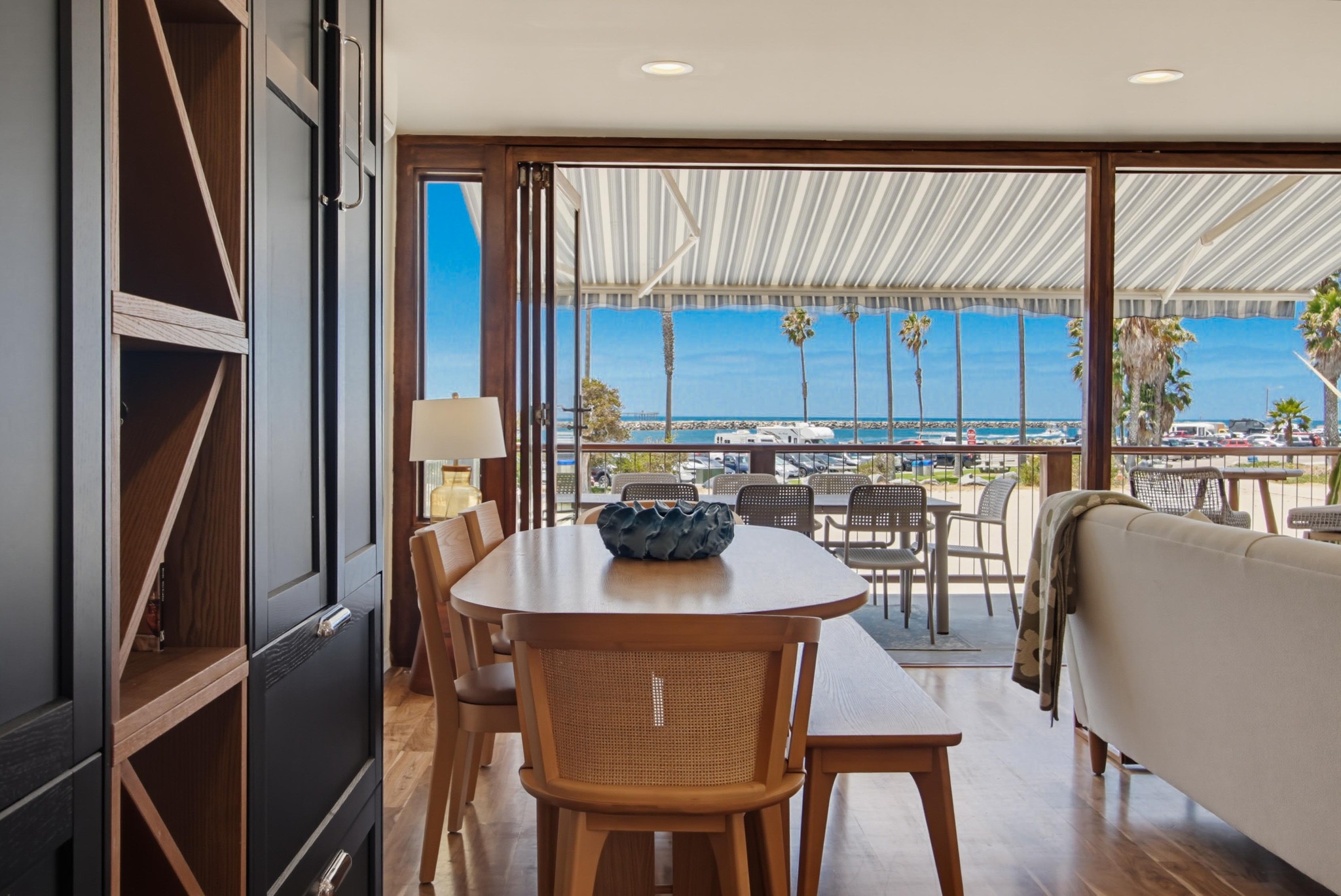Virtual tour photo 14 of 64 for 2629 Ocean Front Walk