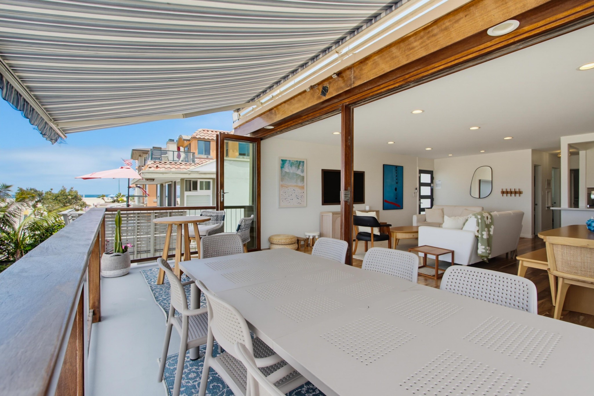 Virtual tour photo 25 of 64 for 2629 Ocean Front Walk