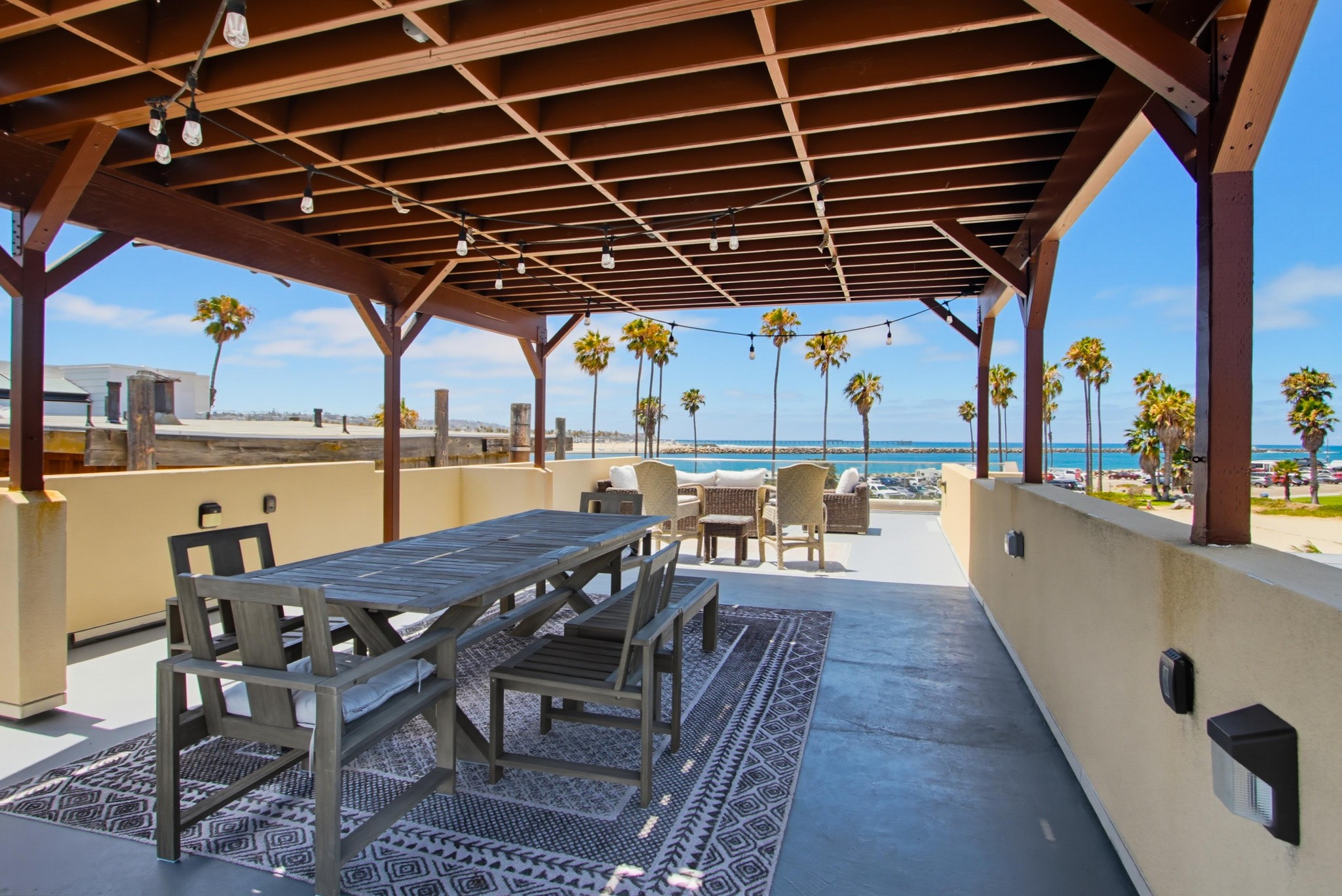 Virtual tour photo 49 of 64 for 2629 Ocean Front Walk