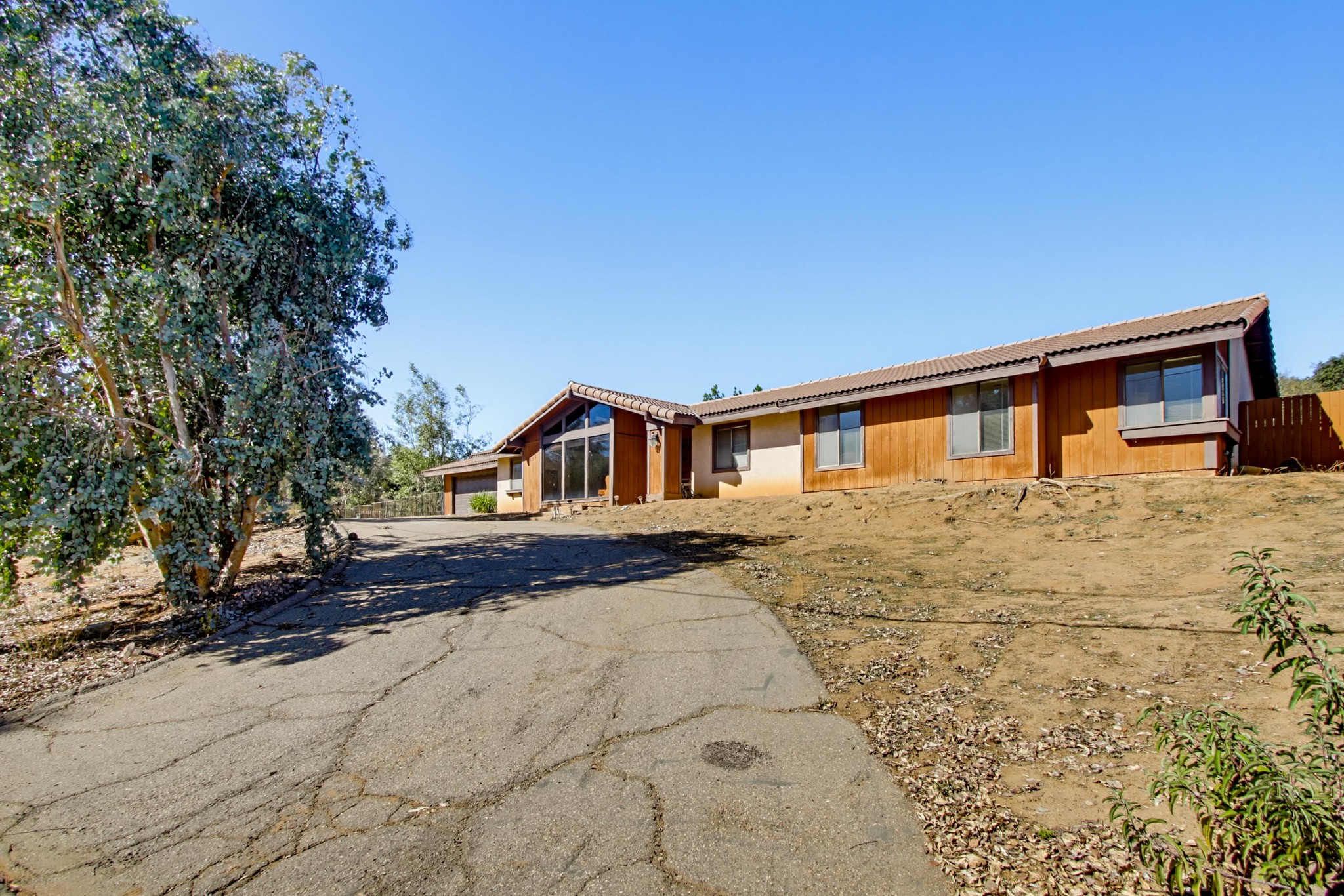 Virtual tour photo 1 of 47 for 2629 Via Dieguenos