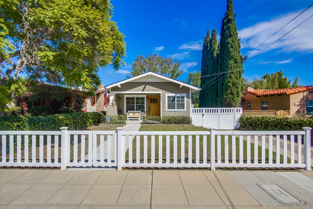 Virtual tour photo 1 of 61 for 2631 Montclair St