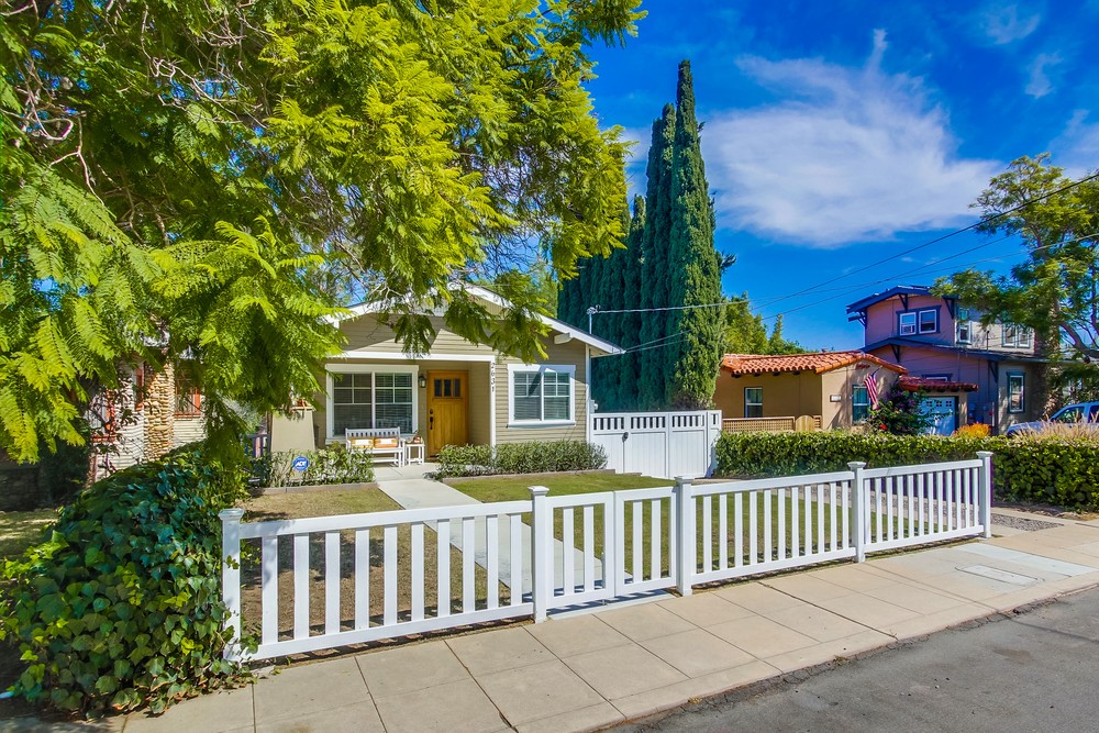 Virtual tour photo 3 of 61 for 2631 Montclair St