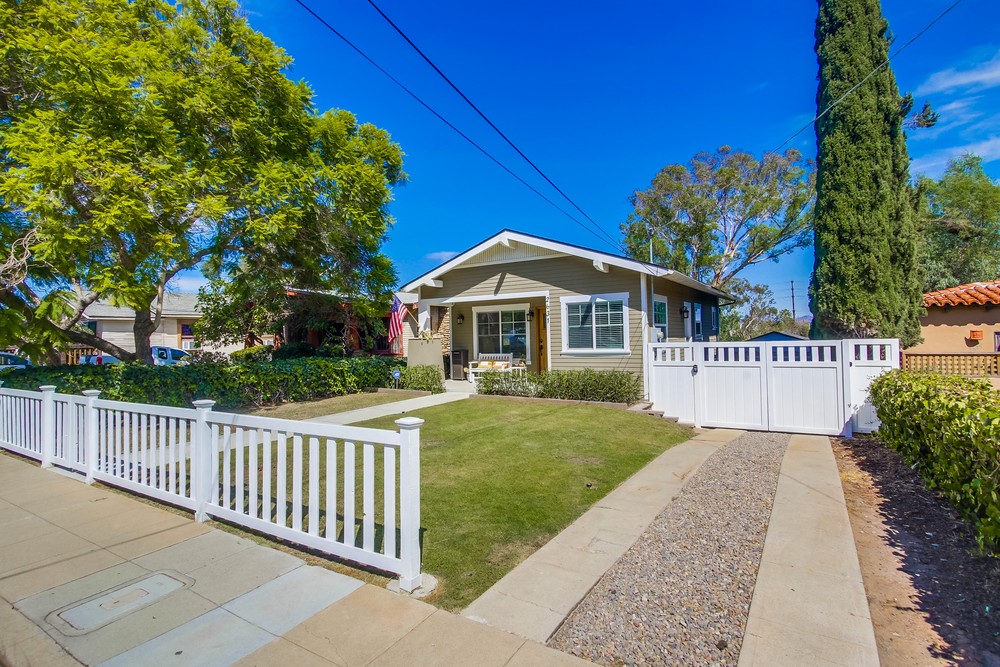 Virtual tour photo 5 of 61 for 2631 Montclair St