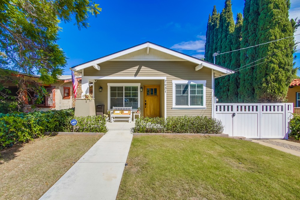 Virtual tour photo 7 of 61 for 2631 Montclair St