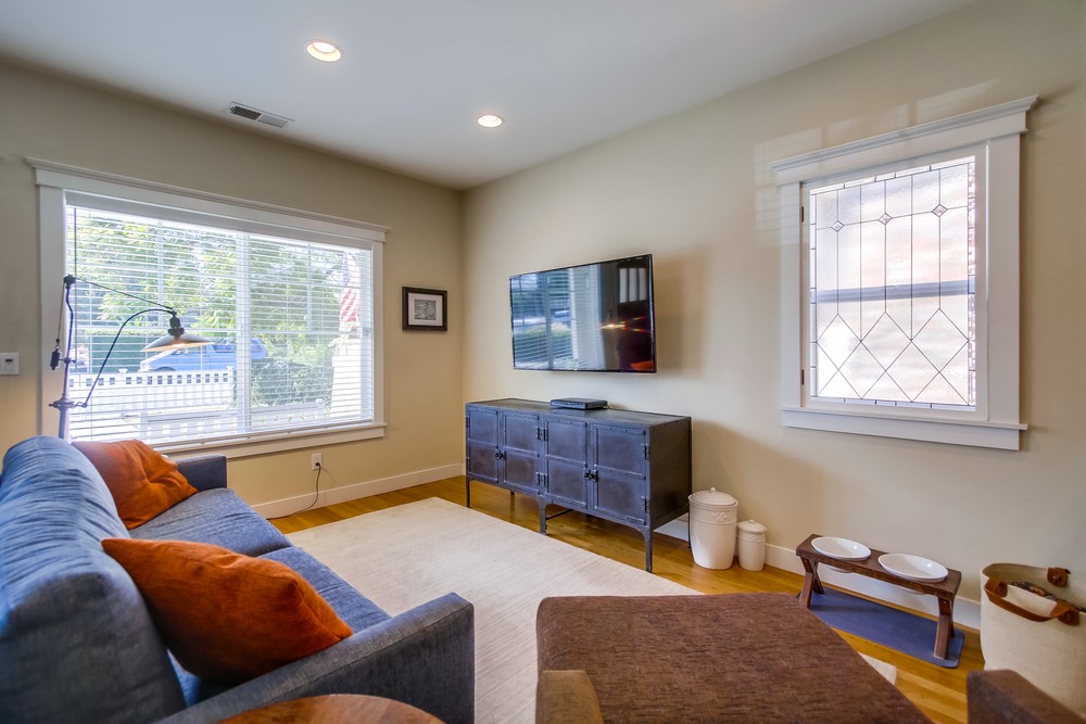 Virtual tour photo 14 of 61 for 2631 Montclair St