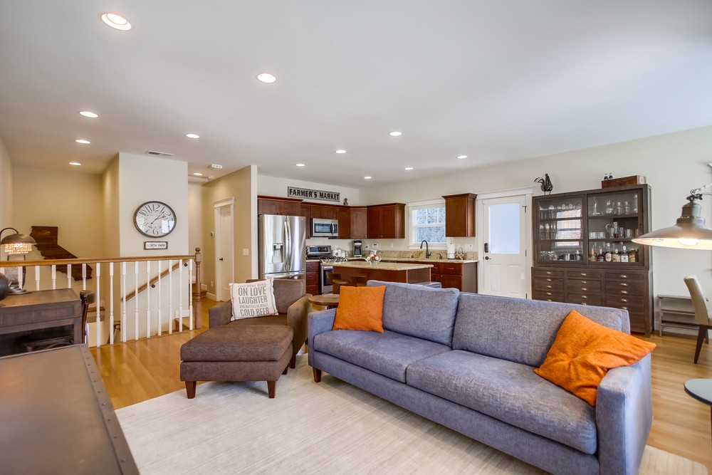 Virtual tour photo 16 of 61 for 2631 Montclair St