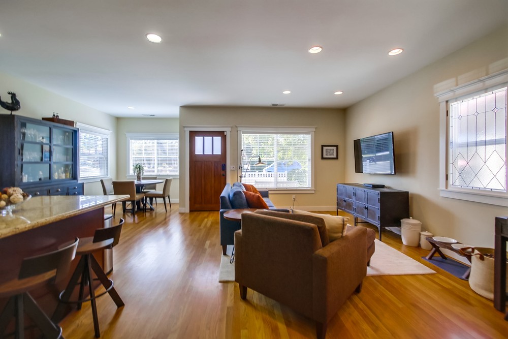 Virtual tour photo 18 of 61 for 2631 Montclair St