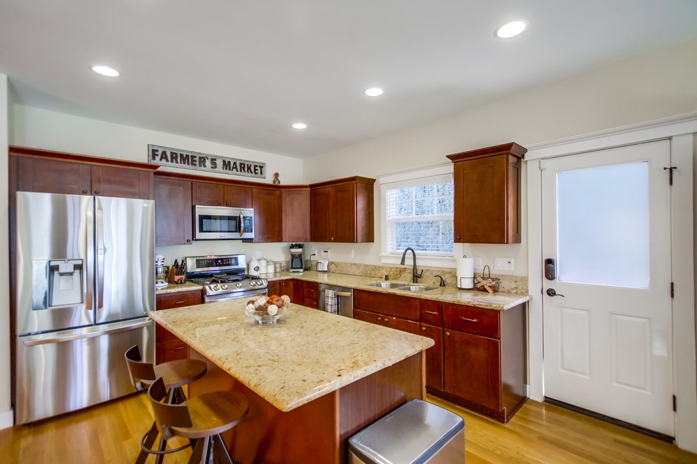 Virtual tour photo 22 of 61 for 2631 Montclair St