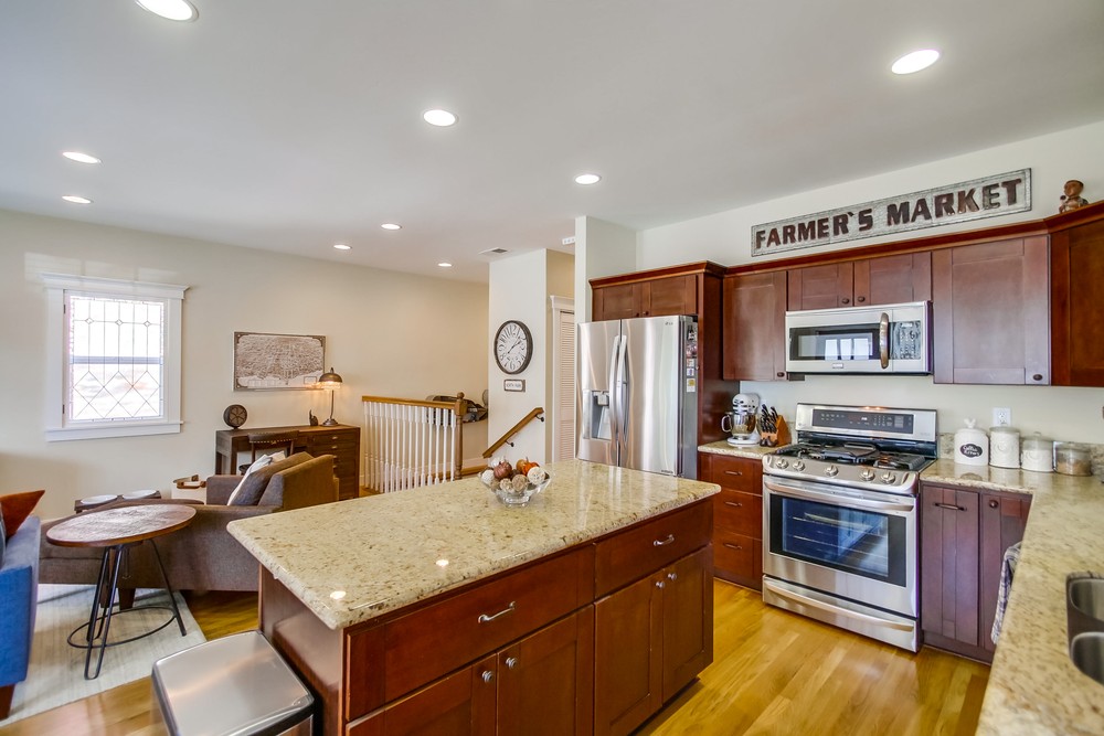Virtual tour photo 24 of 61 for 2631 Montclair St