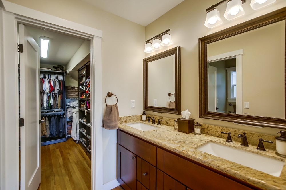 Virtual tour photo 30 of 61 for 2631 Montclair St
