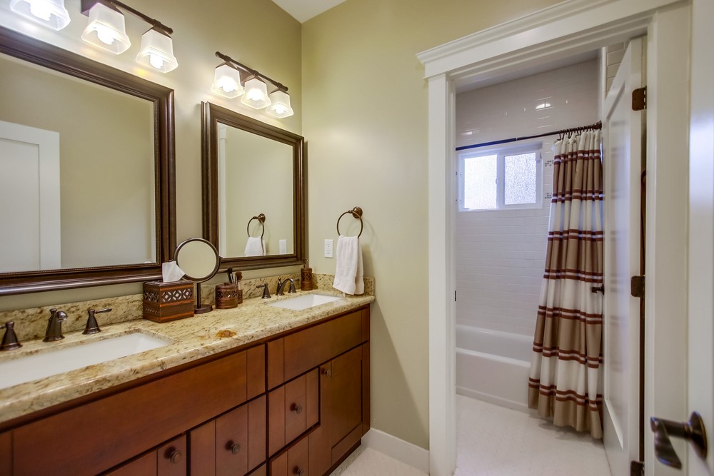 Virtual tour photo 40 of 61 for 2631 Montclair St