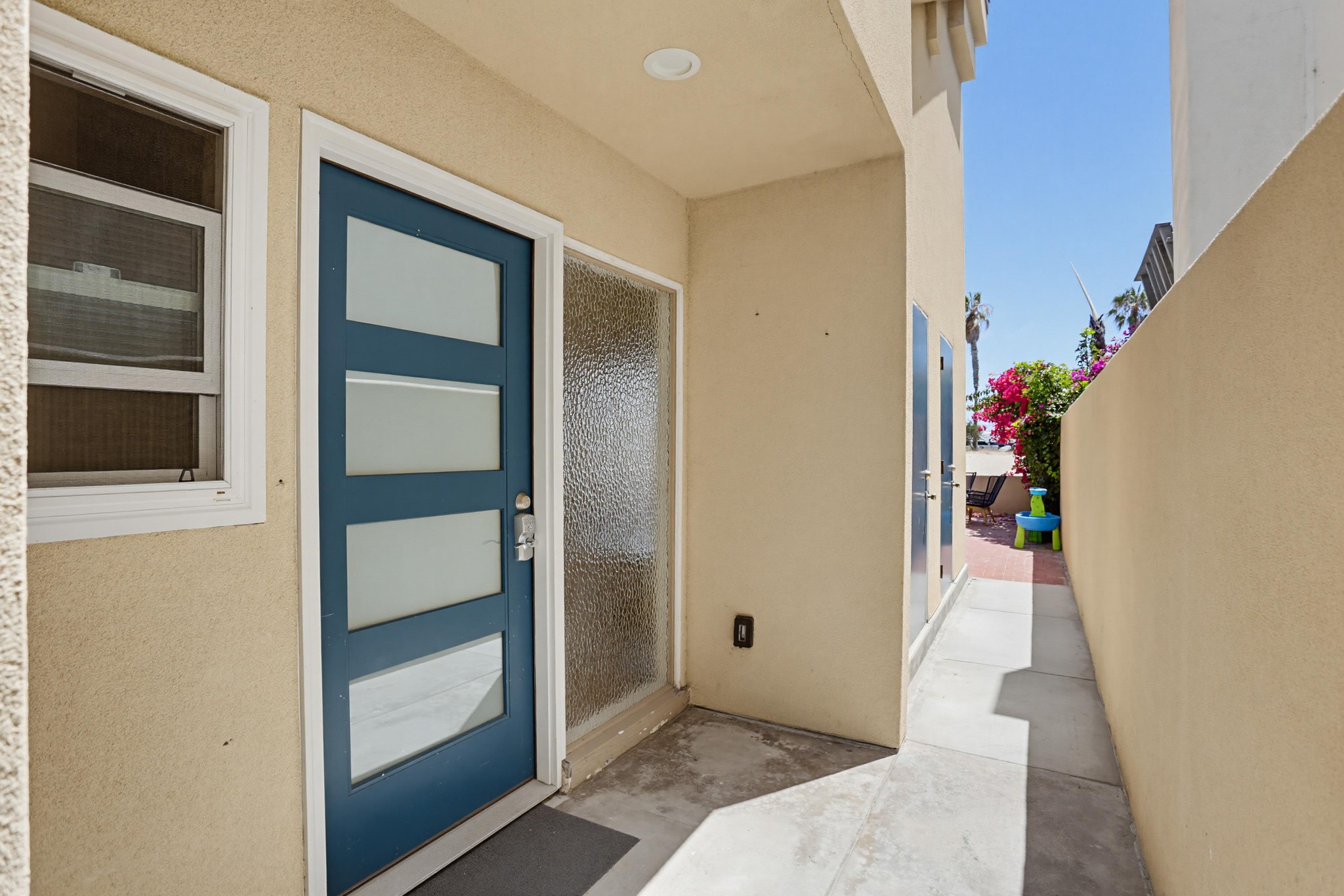 Virtual tour photo 3 of 35 for 2631 Ocean Front Walk
